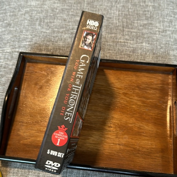 DVD TV Series GAME OF THRONES The Complete FIRST Season Plus BONUS FEATU… - Picture 5 of 5